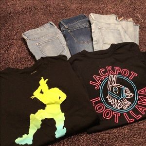 3 jeans 2 T-Shirts